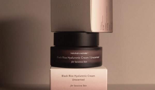 Black Rice Hyaluronic Cream Unscented - Photo illustration avec la boite