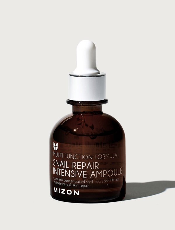 Snail Repair Intensive Ampoule de chez Mizon - Photo sur fond gris