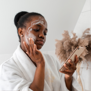 Quand faire sa skincare ? Le bon timing pour une peau éclatante !