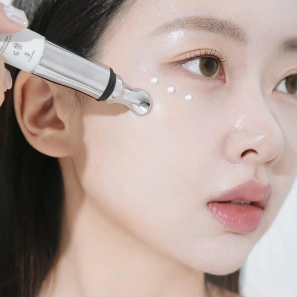 Heveblue - Black Yuja Bean Lifting Auto Eye Cream - 15ml – Image 4